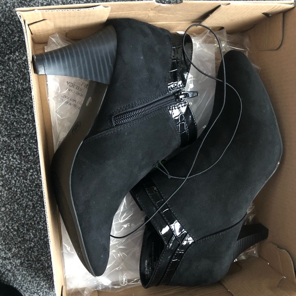 East  5th Avenue black Seude booties! Size 8M - Picture 8 of 11